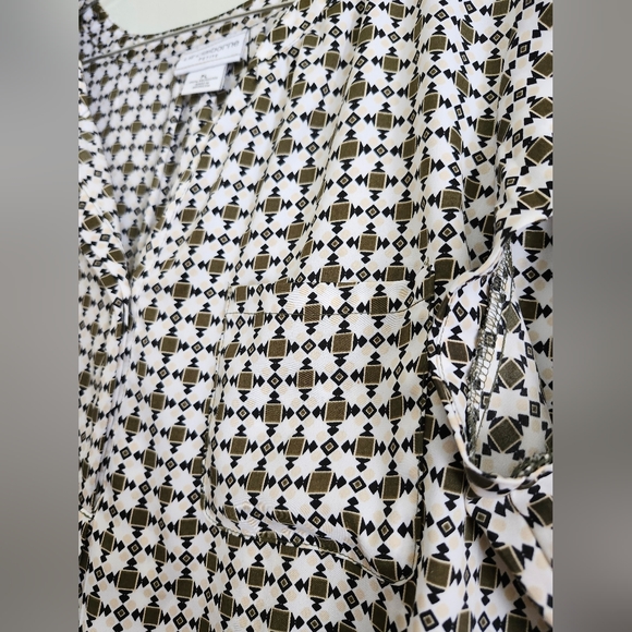 Liz Clairbone Blouse - Picture 8 of 9